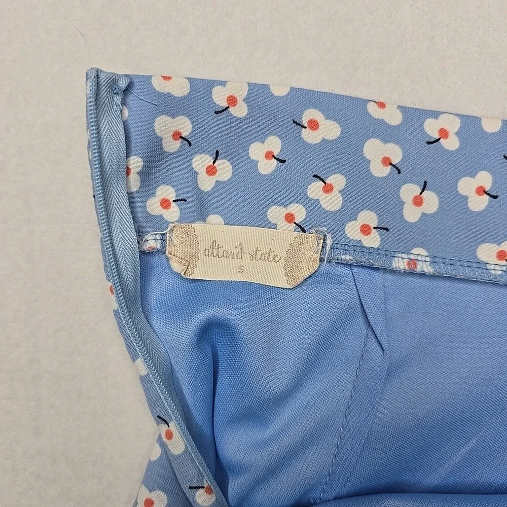 Altar'd State Blue Floral Mini Skirt Womens Size Small A-Line Trumpet‎ Preppy